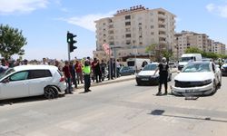 Kilis'te zincirleme trafik kazasında 2 kişi yaralandı