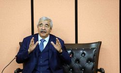 SANKO Holding Onursal Başkanı Abdulkadir Konukoğlu gençlerle beraber...