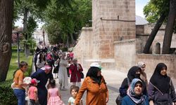 Şehitkamilli kadınlardan Şanlıurfa’ya tarihi gezi