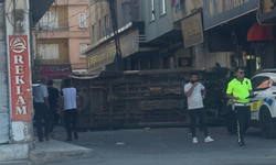 Gaziantep'te feci kaza! Minibüs yan devrildi...