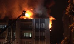 Gaziantep'te apartmanda çıkan yangında 3 kişi dumandan etkilendi