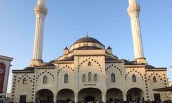Gaziantep’te bayram namazında camiler doldu taştı