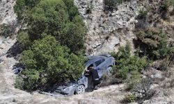 Gaziantep’te virajı alamayan otomobil dere yatağına uçtu, yaralanan olmadı