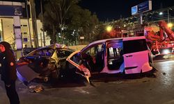 Gaziantep'te otomobil ile hafif ticari araç çarpıştı, 5 kişi öldü, 2 kişi yaralandı