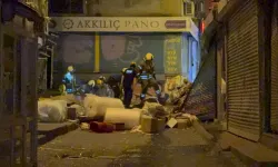 Beyoğlu’nda şiddetli patlama anı kamerada