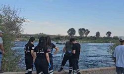 Gaziantep'te serinlemek için Fırat Nehri'ne giren çocuk kayboldu