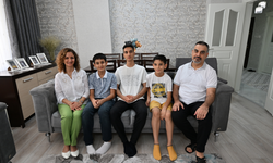 Türkiye Gaziantepli aileyi konuşuyor! Anne-baba öğretmen iki kardeş Türkiye birincisi...