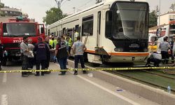 Korkutan olay! Gaziantep'te tramvay yayaya çarptı