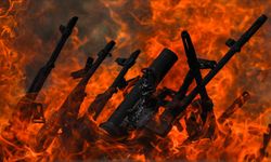Terör örgütü PKK silah bıraktı! İşte o görüntüler...