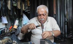 Gaziantep'te 2 metrekarelik dükkanında 60 yıldır baba mesleğini yaşatıyor