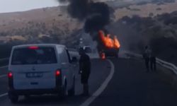 Gaziantep'te seyir halindeki kamyonet alev alev yandı!