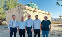 Güzel ve beraberindekiler Sa’d Bin Ebu Vakkas türbesini ziyaret etti