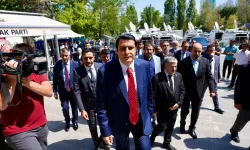 Umut Yılmaz AK Parti binasında! Ankara'ya kimlerle gitti?