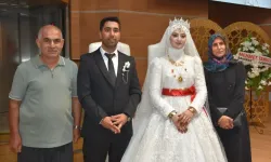 Depremzede çift "kötü gün dostu" personelin nikah şahidi oldu