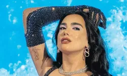 Balkan Kızı Mangal Başında! Dua Lipa mangal başında yeteneklerini sergiledi