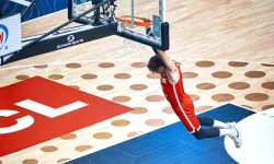 Cedi Osman ve Giannis Antetokounmpo'nun karesi gündem oldu