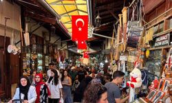 Çekiç seslerinin hiç susmadığı Gaziantep Bakırcılar Çarşısı turistlerin gözdesi