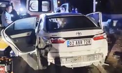 Gaziantep’te feci kaza: Çarpışan iki otomobil metrelerce savruldu: 1 ölü, 3 ağır yaralı