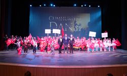 Şehitkamil’de 29 Ekim coşkusu Cumhuriyet Dansı ile taçlandı