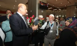 Gaziantep Büyükşehir Belediyesi'nin umreye gönderdiği ilk kafile yurda döndü