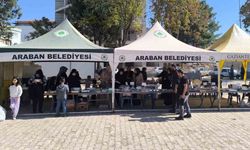 Araban Kaymakamı İşçimen, Gazze'ye destek için açılan hayır çarşısını ziyaret etti