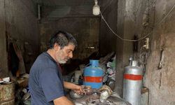 Gaziantepli Bakır kalaycısı, 7 yaşında başladığı mesleğini 58 yıldır aşkla sürdürüyor