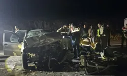 Gaziantep'te iki otomobilin çarpışması sonucu 2 kişi yaralandı