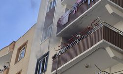 Gaziantep'te bir apartmanda çıkan yangında anne ve çocukları dumandan etkilendi
