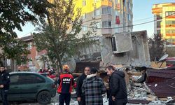 Gebze'de çöken binada aramalar sürüyor! Enkaz altında kaç kişi var?