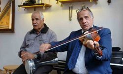 Müşterilerini müzik ziyafetiyle karşılıyor