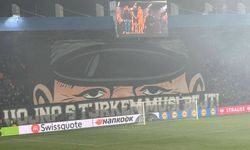 Skandal pankart: Türklerle savaş olmalı