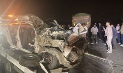 Feci kaza! Gaziantep'te kamyon ile otomobilin çarpıştığı kazada 3 kişi öldü