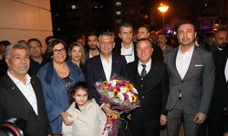 Özel’den Ali Doğan’a övgü: “Nizip’te büyük hizmetler yapılıyor”