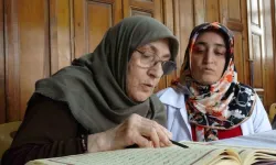 75 yaşındaki Fatma teyzenin Kur'an-ı Kerim öğrenme azmi