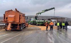 Gaziantep Otoyolu'nda yanan tırlar kaldırıldı, yol trafiğe açıldı