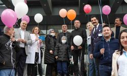 Gaziantep'te kanseri yenen Melih Tuğra için gökyüzüne balonlar bırakıldı