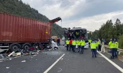 Otobüs kazasında hayatını kaybeden 3 kişi Gaziantep'te son yolculuğuna uğurlandı