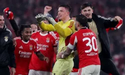 Tarihi galibiyet! Benfica 90+8'de adını ilk 24'e yazdırdı