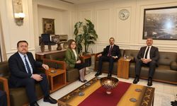 AK Parti Genel Başkan Yardımcısı Zorlu, Başkan Şahin’i makamında ziyaret etti