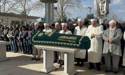 Annesinin cenazesinde ağabeyi tarafından öldürülen Mehmet Mutlu defnedildi