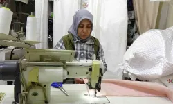 Gaziantep'te Kadın terzi, veresiye aldığı makinelerle kendi işini kurdu
