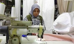 Gaziantep'te Kadın terzi, veresiye aldığı makinelerle kendi işini kurdu