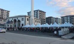 Şehitkamil’de binlerce kişi ilk iftarını aynı sofrada açtı