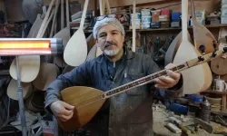Gaziantep’te baba yadigarı atölyede 35 yıldır bağlama üretiyor!