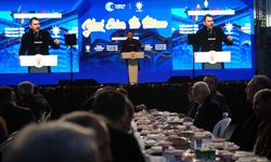 Bakan Kurum, Gaziantep'te depremzede vatandaşlarla iftarda bir araya geldi