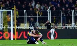 Fenerbahçe'de şok sakatlık! Yıldız isim maça devam edemedi...