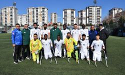Gaziantep'te engellerini ampute futbolla aşıyorlar