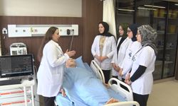 Gaziantep'te hemşire adayları, hastaya müdahaleyi bilgisayarlı makette öğreniyor