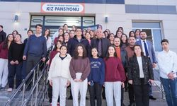 Yılmaz, gençlerle iftar sofrasında buluştu