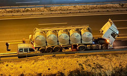 Gaziantep'te feci kaza! Ticari araç süt tankerine çarptı...